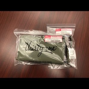 New in bag! Thirty one All About the Benjamins